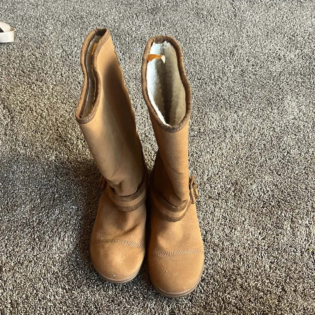 Women’s size‎ 8 rocket dog midcalf boots - Image 2