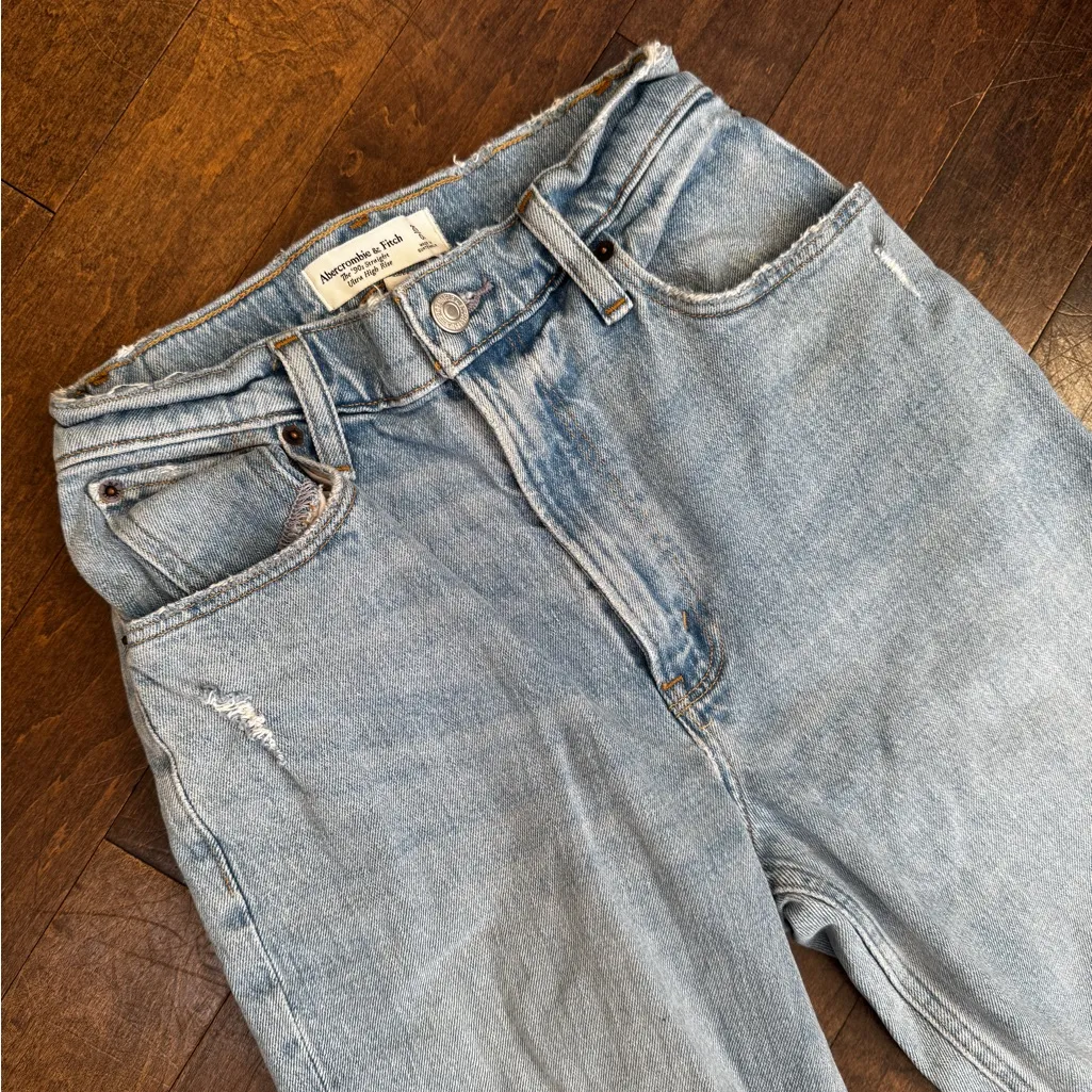 Abercrombie and fitch light wash high waisted straight leg ripped jeans US 25 - Image 4