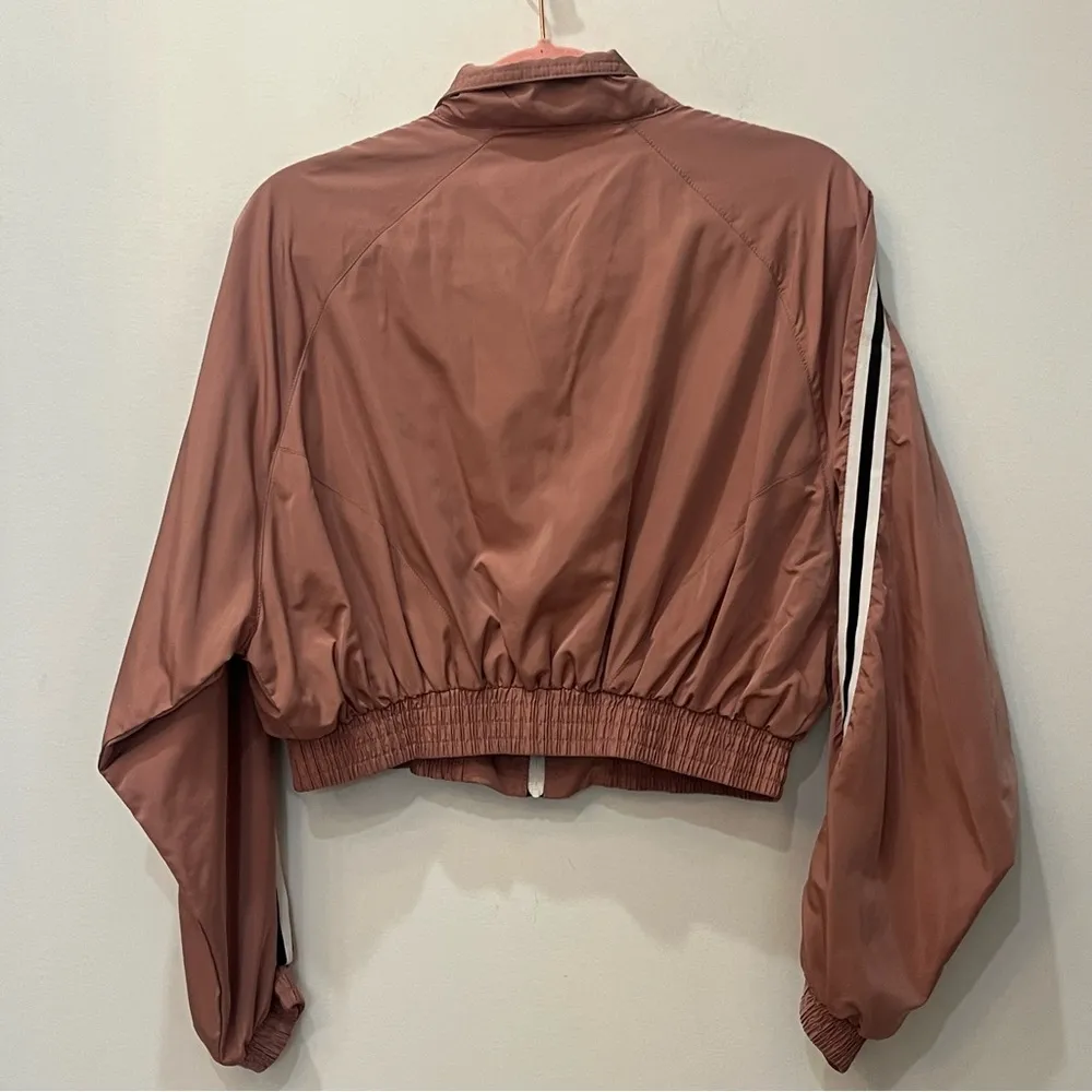 Love Tree Women's Pink Full Zip Collared Cropped Wind Breaker Jacket Sz medium - Image 3