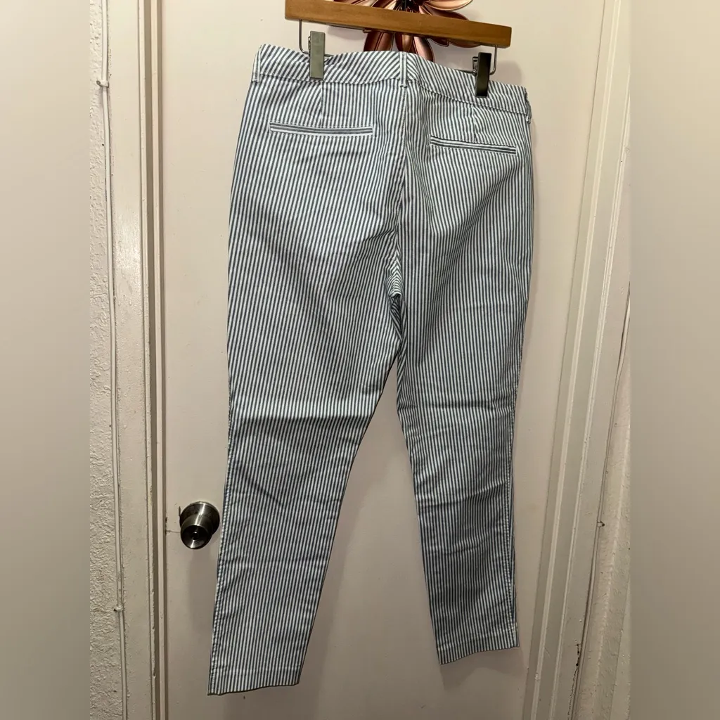 Old Navy Blue and White Striped Straight Leg Pants - Image 5