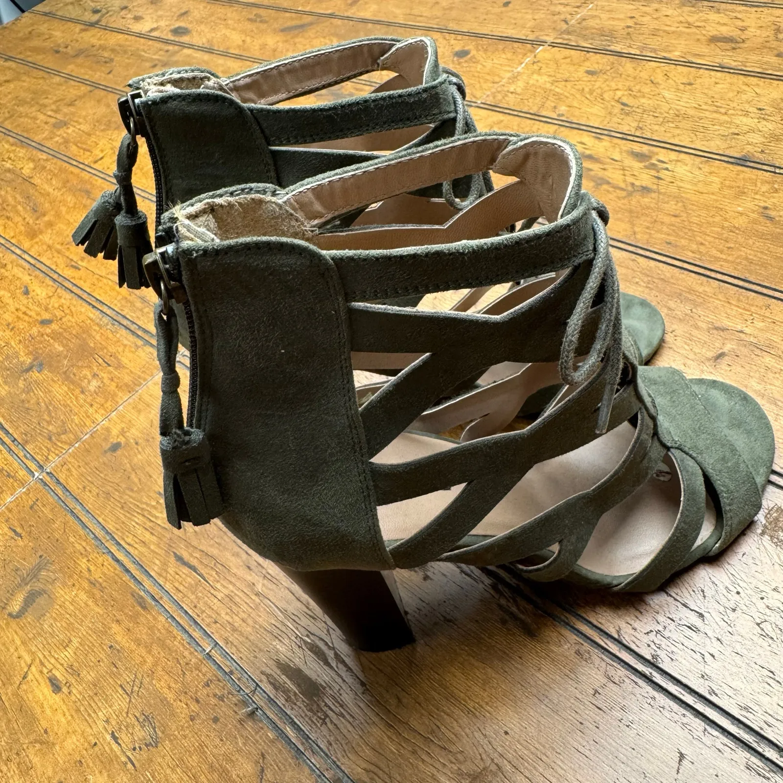 Parker and‎ Sky green suede strapping heels so cute - Image 4