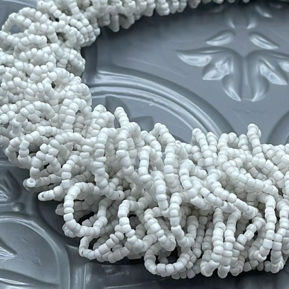 Boho white layered ruffed seed bead statement necklace. - Image 5