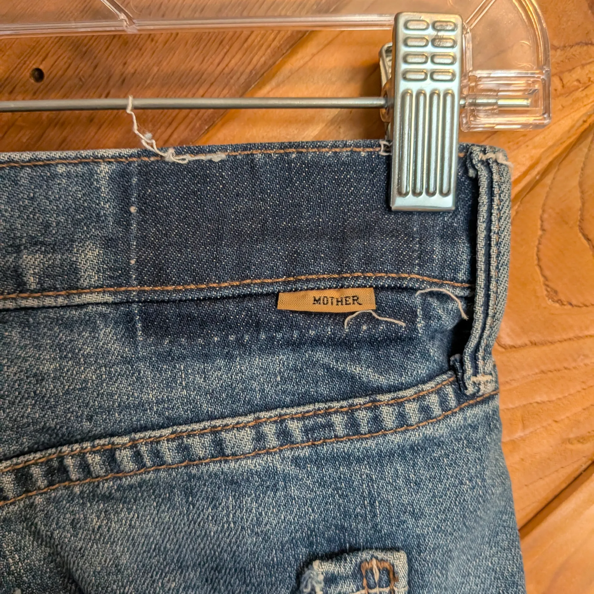 MOTHER The Dutchie Short Fray Size 24 Blue - Image 4