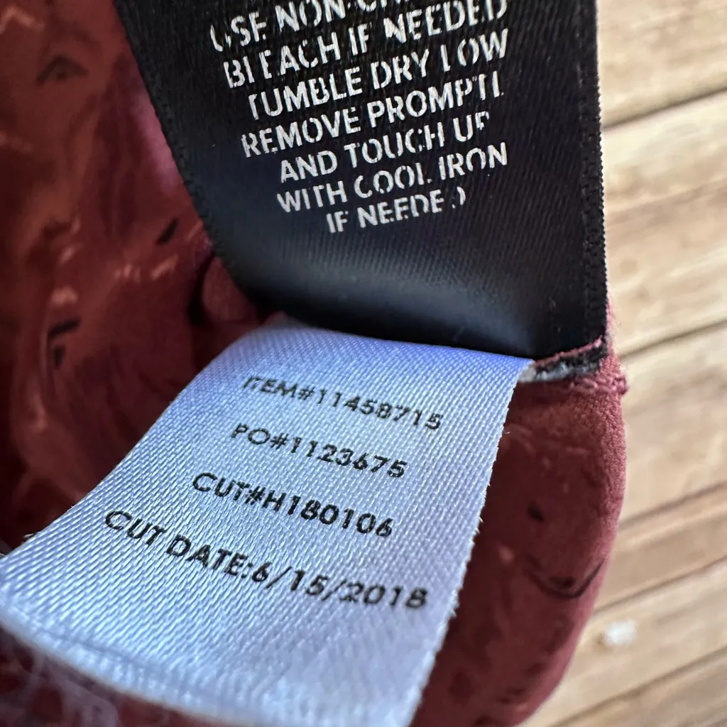 Torrid  Blouse Women’s Size Large Abbey Georgette Geometric Print Button Back - Image 4