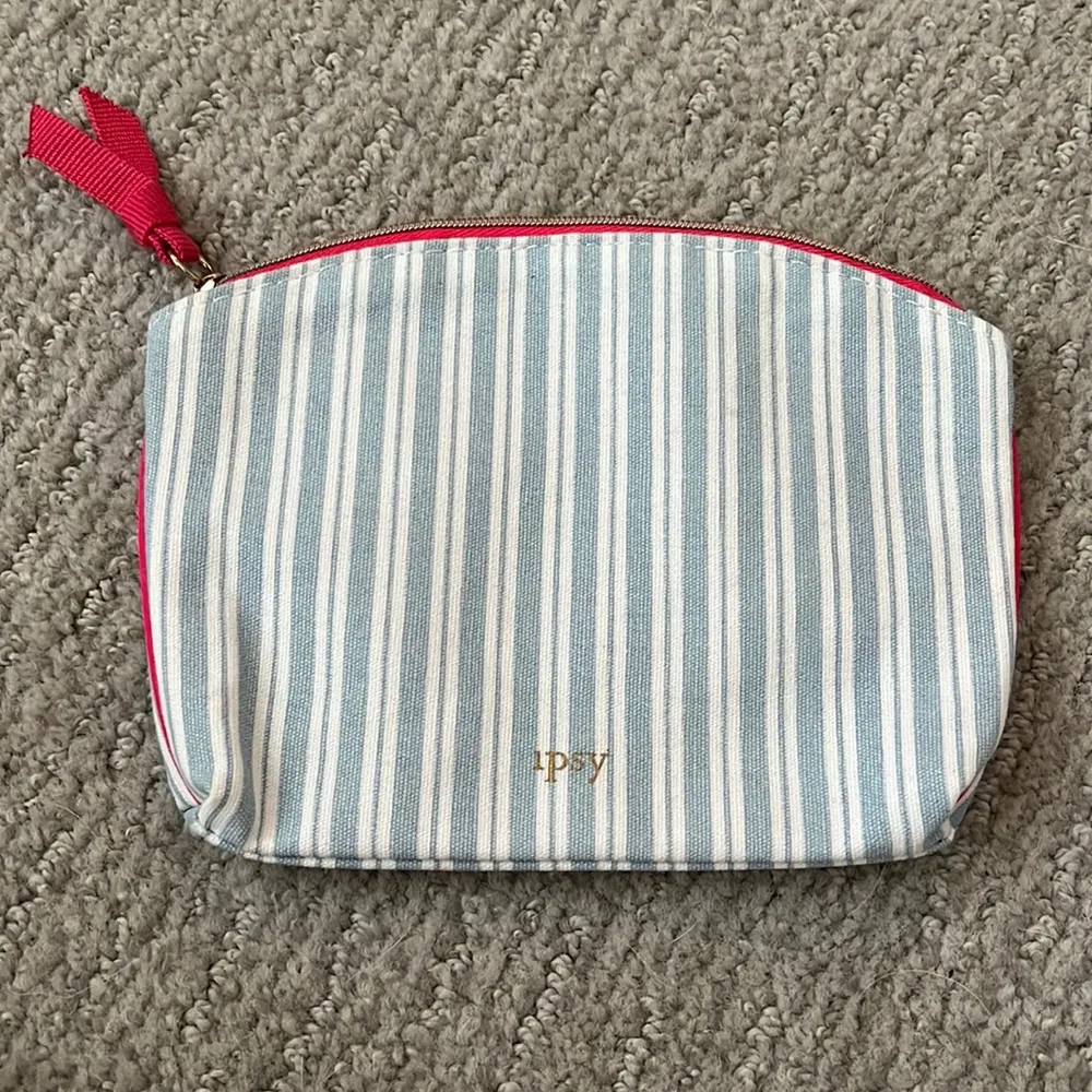Ipsy  MAKEUP BAG - Image 2