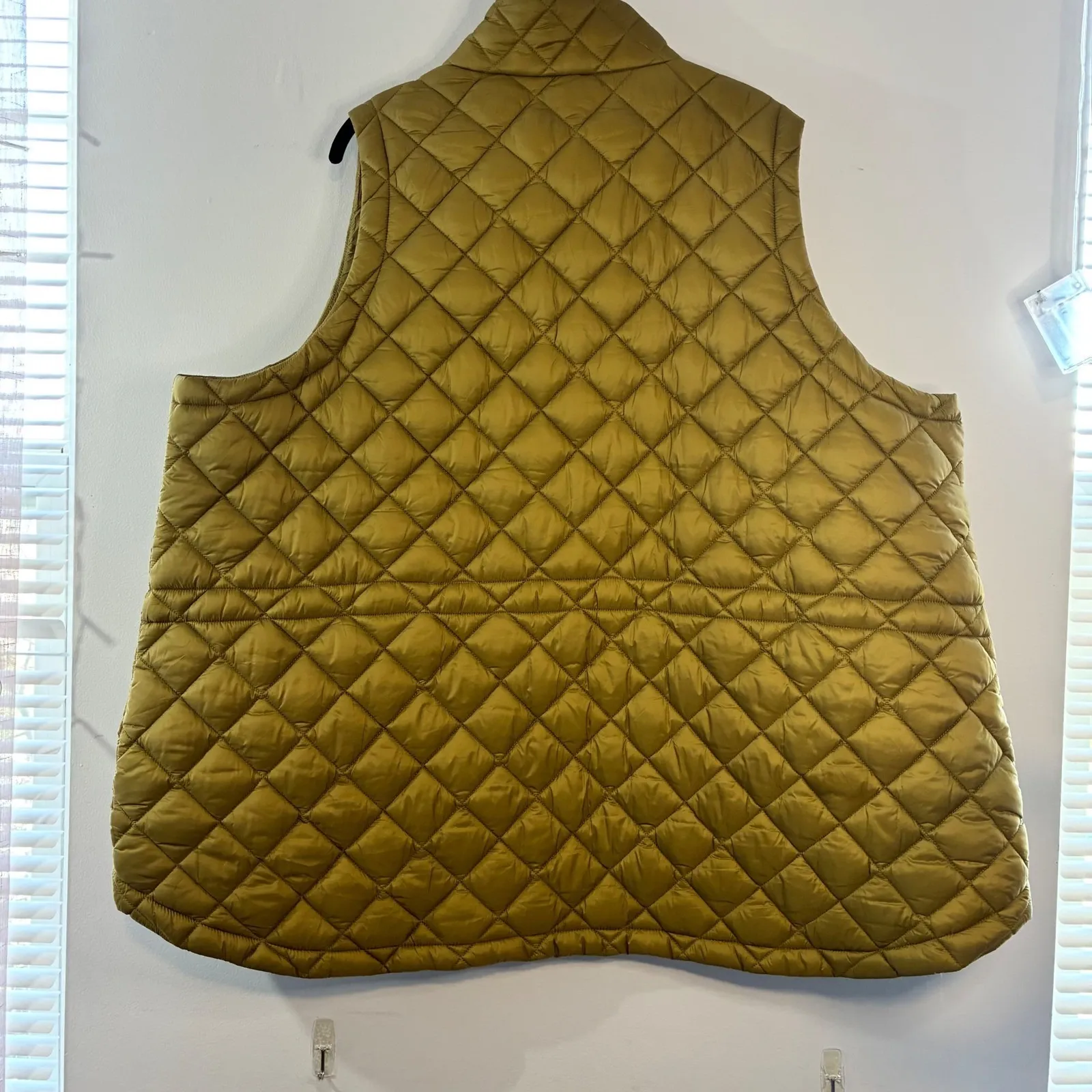Athleta Whisper Featherless Quilted Puffer Vest Olive Green Plus Size 3X - Image 2