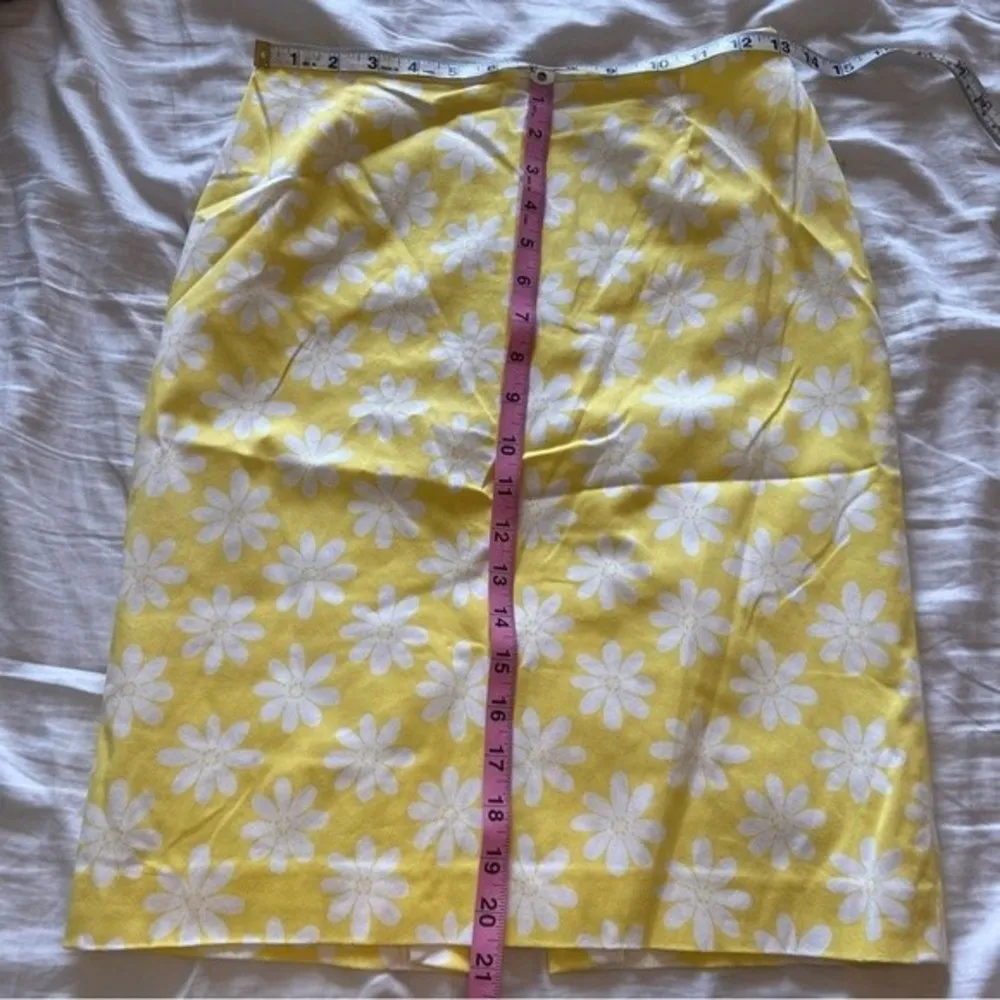 Tahari Yellow White Daisy Floral Flower Print Skirt Size 4 Dopamine Barbiecore - Image 7