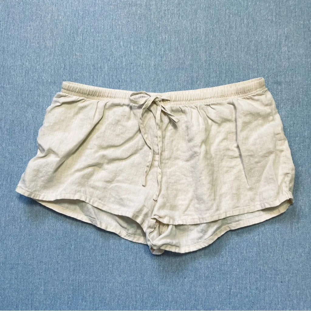 John Galt Mary Lou Linen Shorts in Light Pink - Image 2