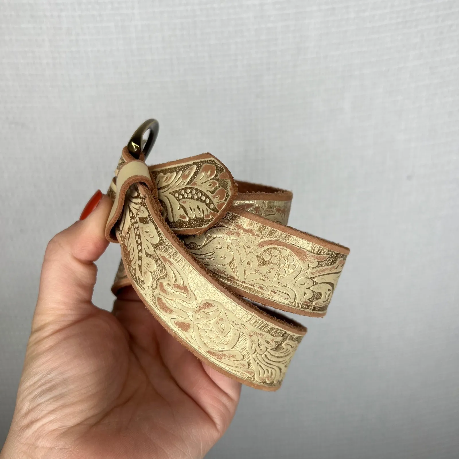 GAP Women Genuine Leather Western Engraved‎ Cowgirl Belt Gold Buckle Size S - Image 2