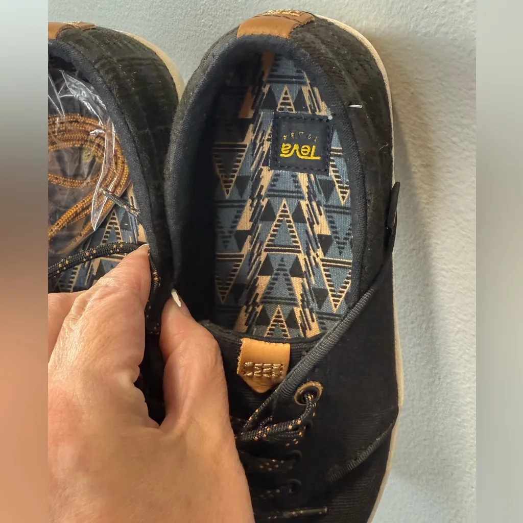 Teva Women's Willow Lace Up Canvas Aztec Print Sneakers NWOB Size 5.5 - Image 3