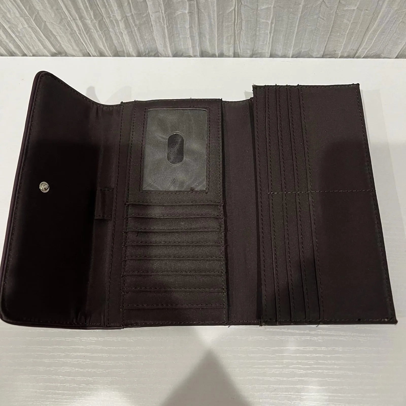 Nine West burgundy leather wallet white contrast stitching quiet luxury oldmoney - Image 5