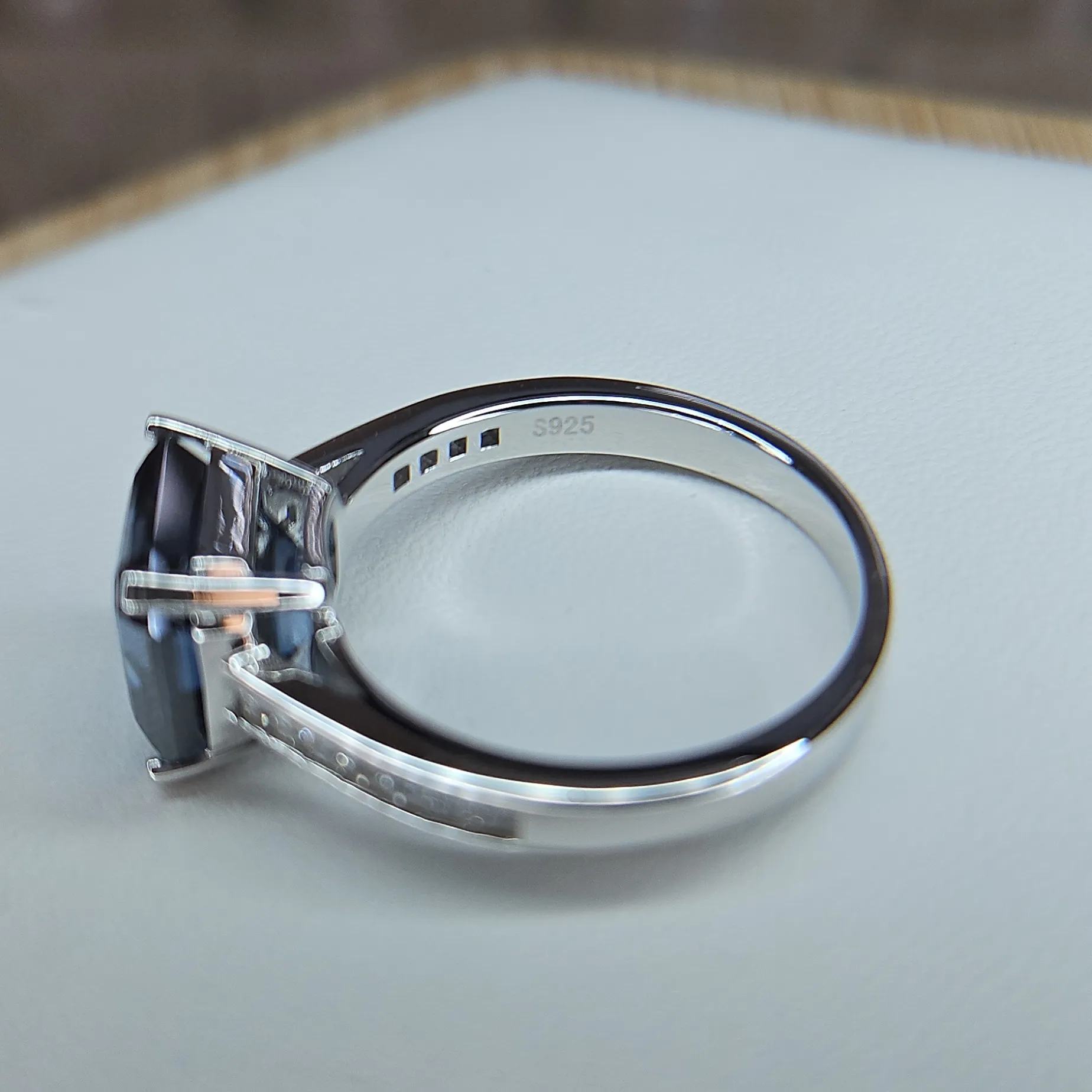 5ct Assher Cut Sapphire Blue Moissanite Ring. Size 9. - Image 5