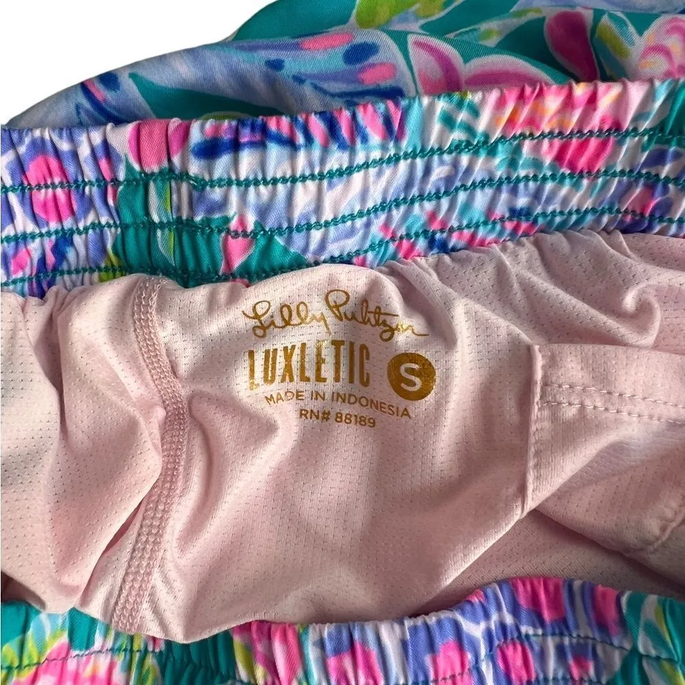 Lilly Pulitzer Ocean Trail shorts in Maldives Green Turtle Wave, Luxletic Small - Image 3