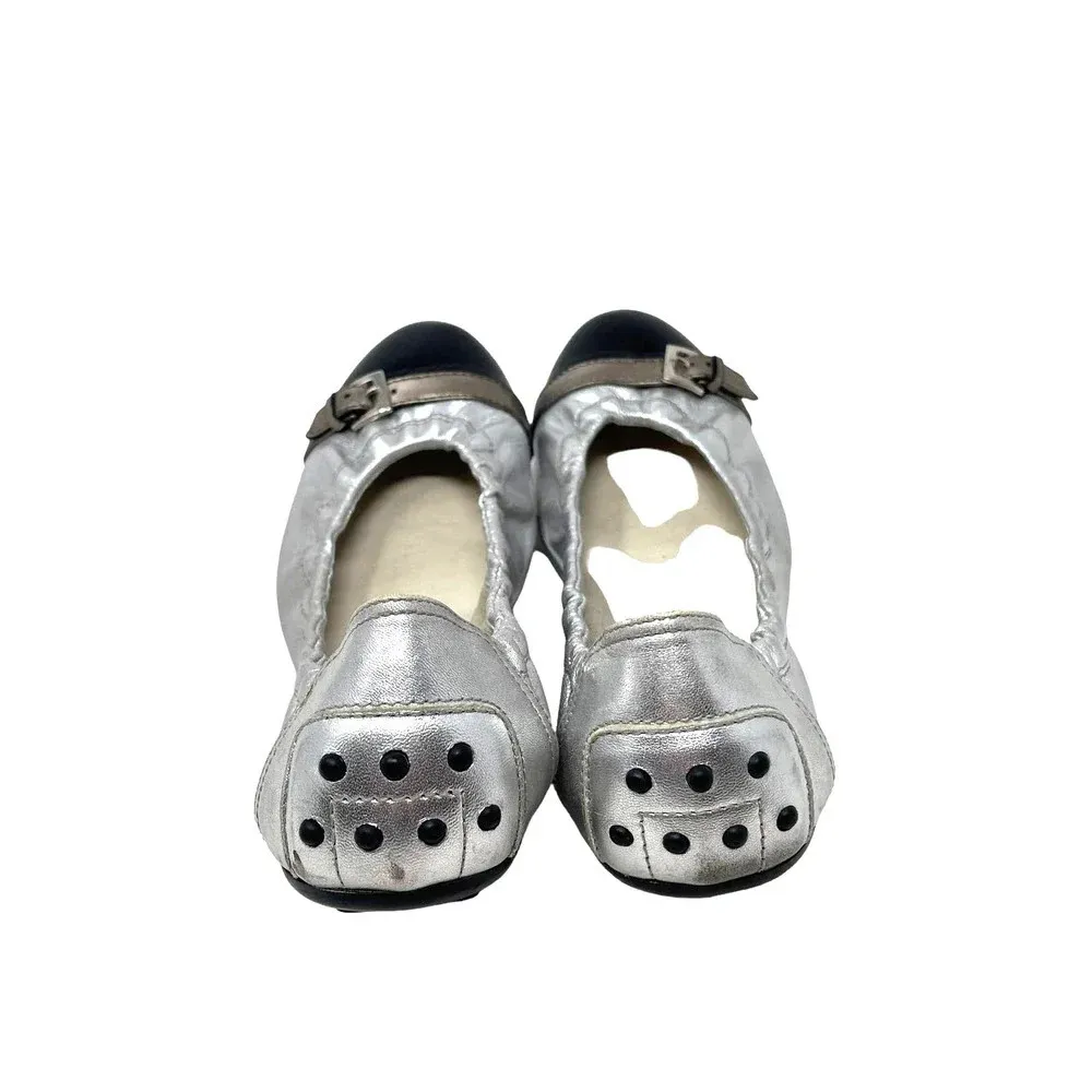 Tod's Silver Scrunch Ballet Flats with Black Patent Leather Buckle Toe Size‎ 9.5 - Image 6