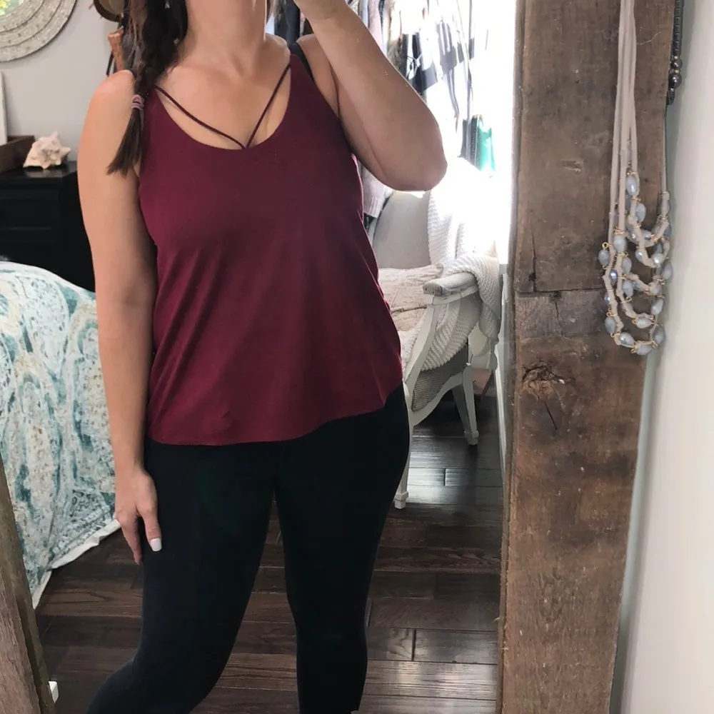 She + Sky small cranberry color velvet top Red - Image 2