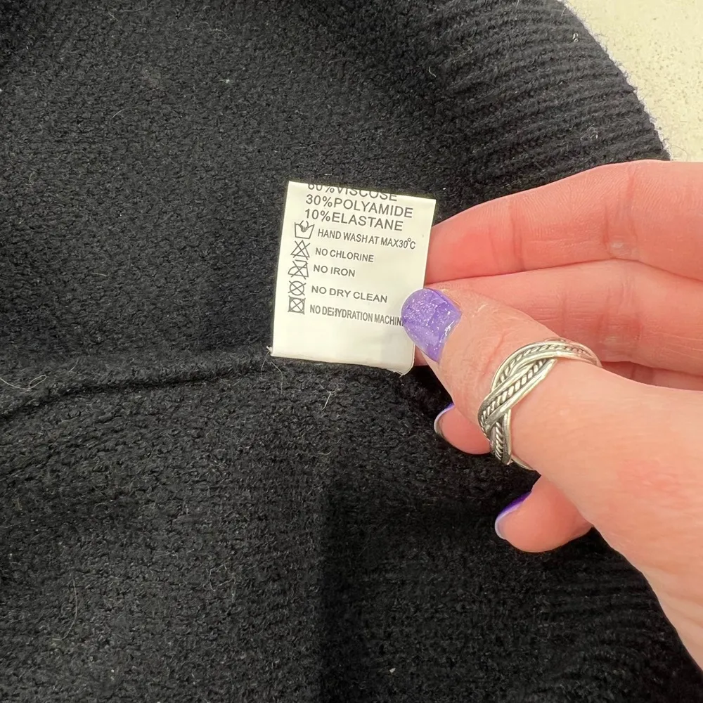 Akira Fringe Sweater M/L - Image 9