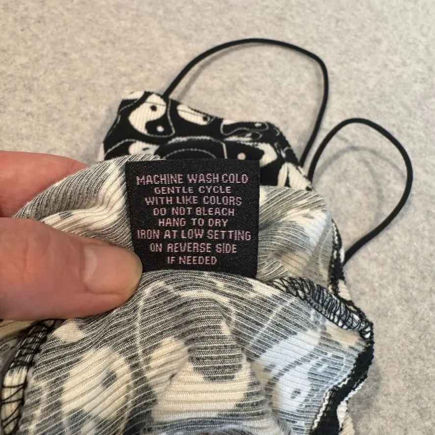 Vintage Y2K Faded Rose Camisole Top Womens M Black White Yin Yang Ribbed Strappy Size undefined - Image 10