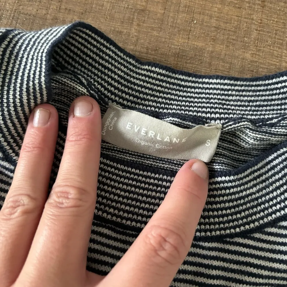 everlane black gray striped high neck long sleeve top - Image 4