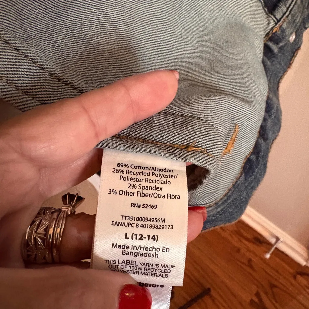 Time and Tru Blue Jean Jacket Size L - Image 4