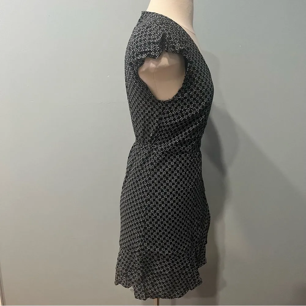 Abercrombie & Fitch Black & White Printed Short Sleeve Flutter Ruffle Wrap Dress - Image 7