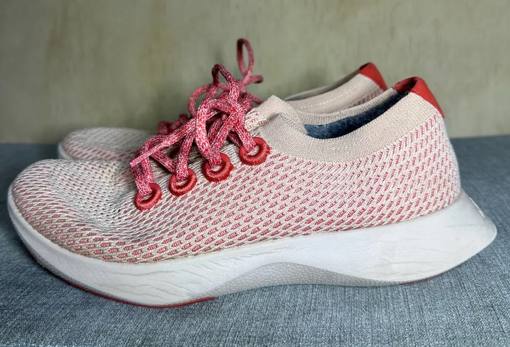 Allbirds Women’s Tree Dashers Pink Beige Coral Running Shoes Sz 9.5 👟 - Image 1