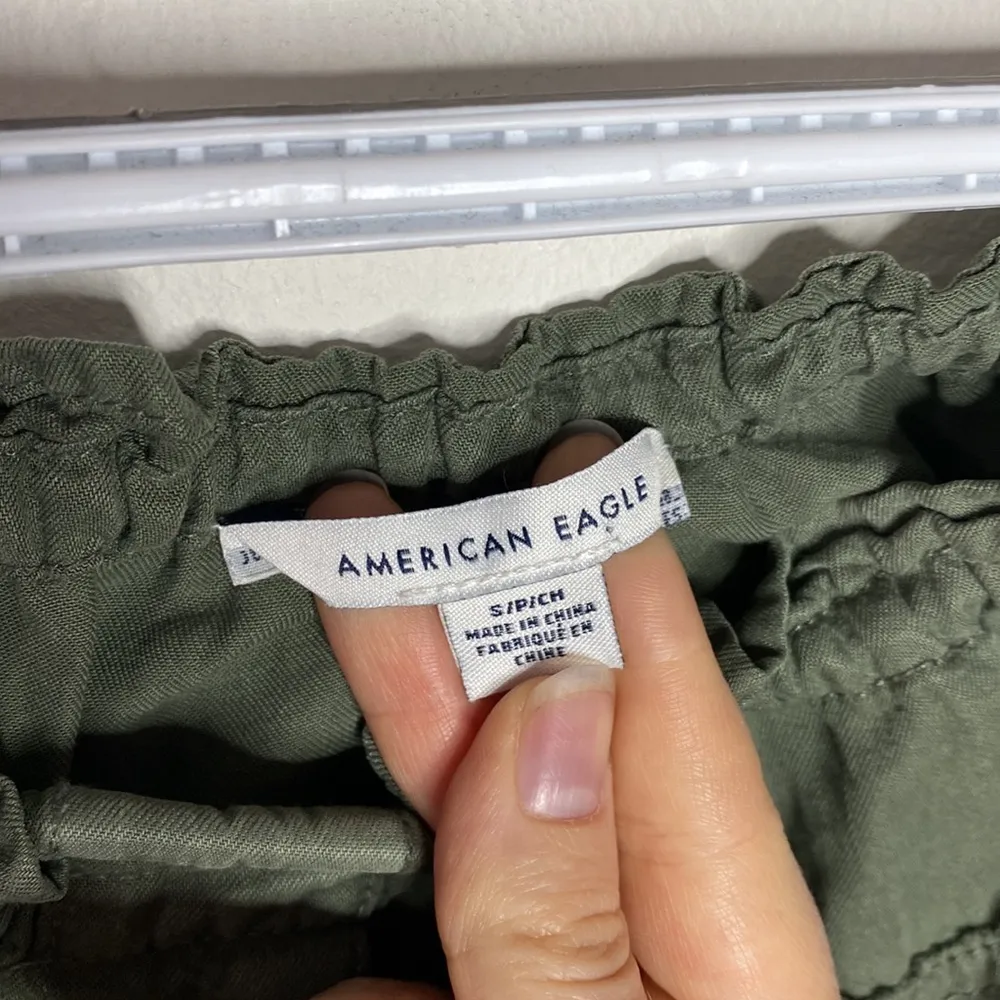 American Eagle  lyocell cropped ruffled utility top with patch pockets size S - Image 8