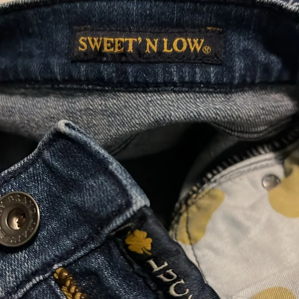 Jeans Sweet’ N Low Bootcut Dark Wash
Size 6/28 31” inseam EUC - Image 11