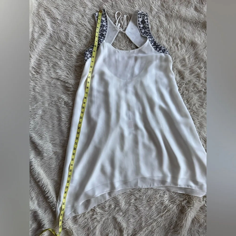 BCBG Generation White Embroidered Chiffon Mini Dress with Open Back Size M - Image 9