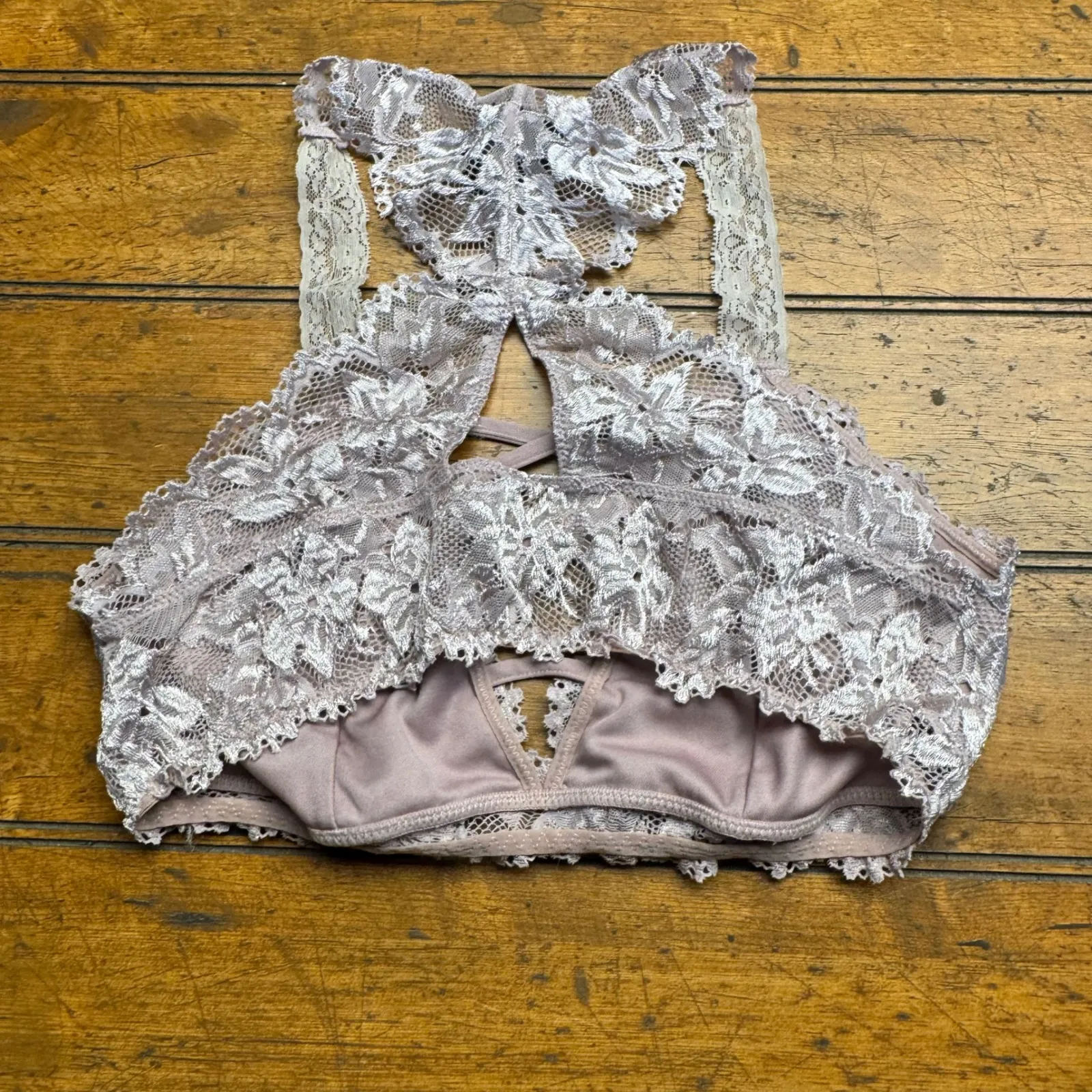 Daytrip Lace Bralette Lilac Crisscross Back Strappy Size L - Image 3