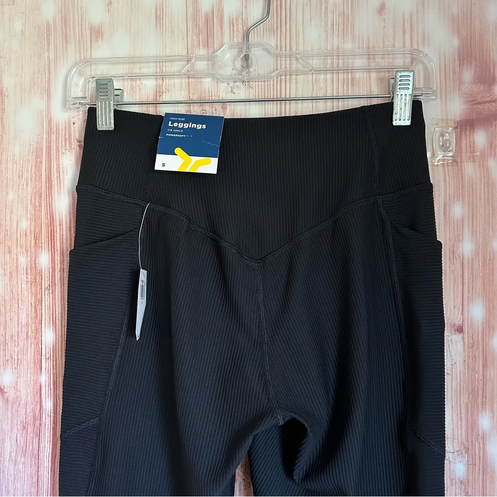 Old Navy Black High-Waisted PowerSoft Rib Pocket
Leggings - Image 8