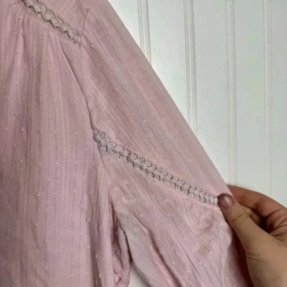Crown & Ivy Pink Swiss Dot Peasant Blouse 3/4 Sleeve large N23 - Image 2