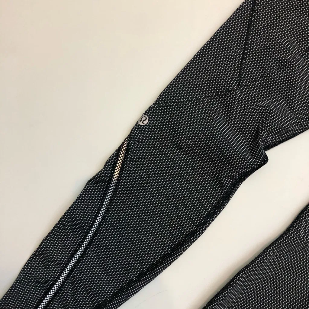 Lululemon Full Legth Legging Calf Logo Gray Black - Image 5