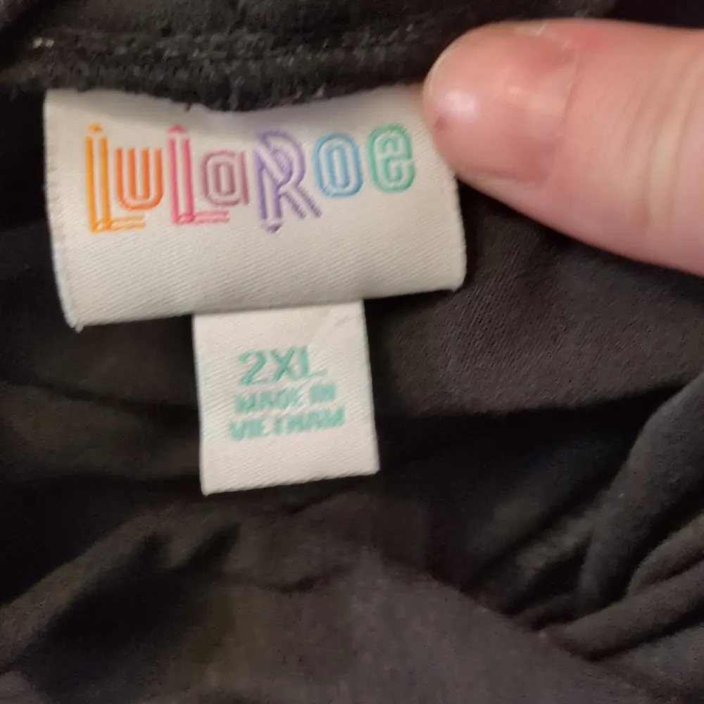 LuLaRoe Black White "I'm Not Yelling  This Is My Soccer Mom Voice" Size 2XL - Image 3
