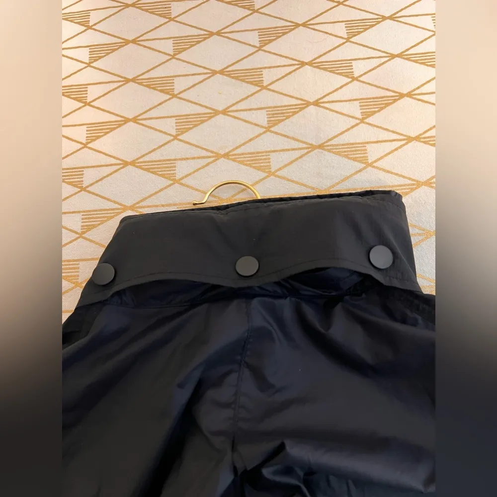 Vince UNISEX Hooded Windbreaker Trench Coat With Storage Pouch Size L - Image 9