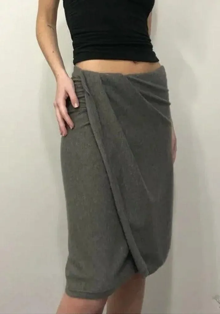 Cashmere Midi Wrap Skirt in Medium Grey NWT Size P Retail $795 - Image 3