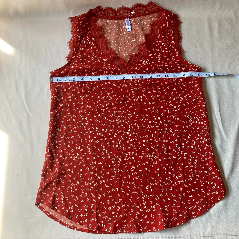 NWOT Red Floral Sleeveless V - Image 6