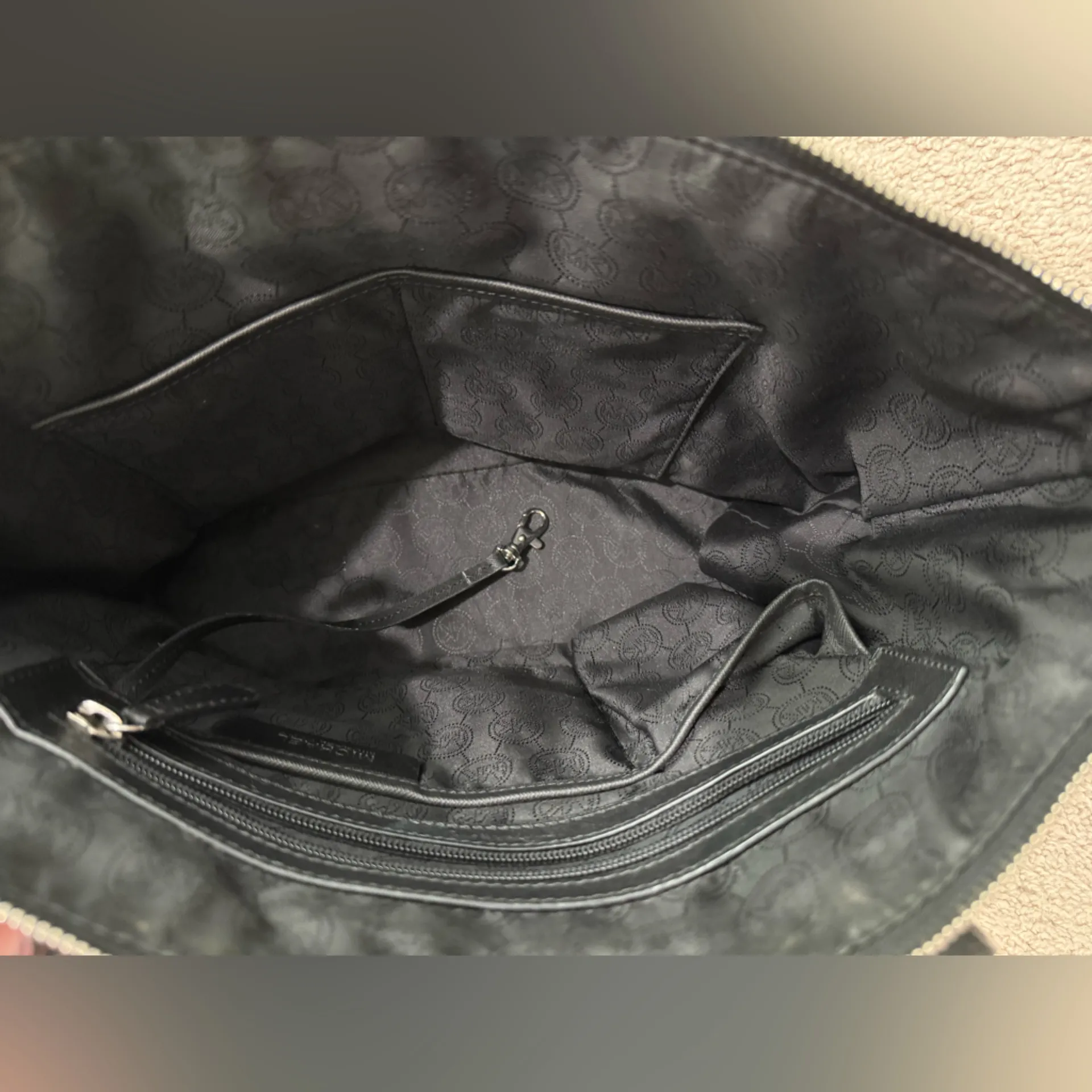 Michael Kors Jet Set Black Tote Bag - Image 6