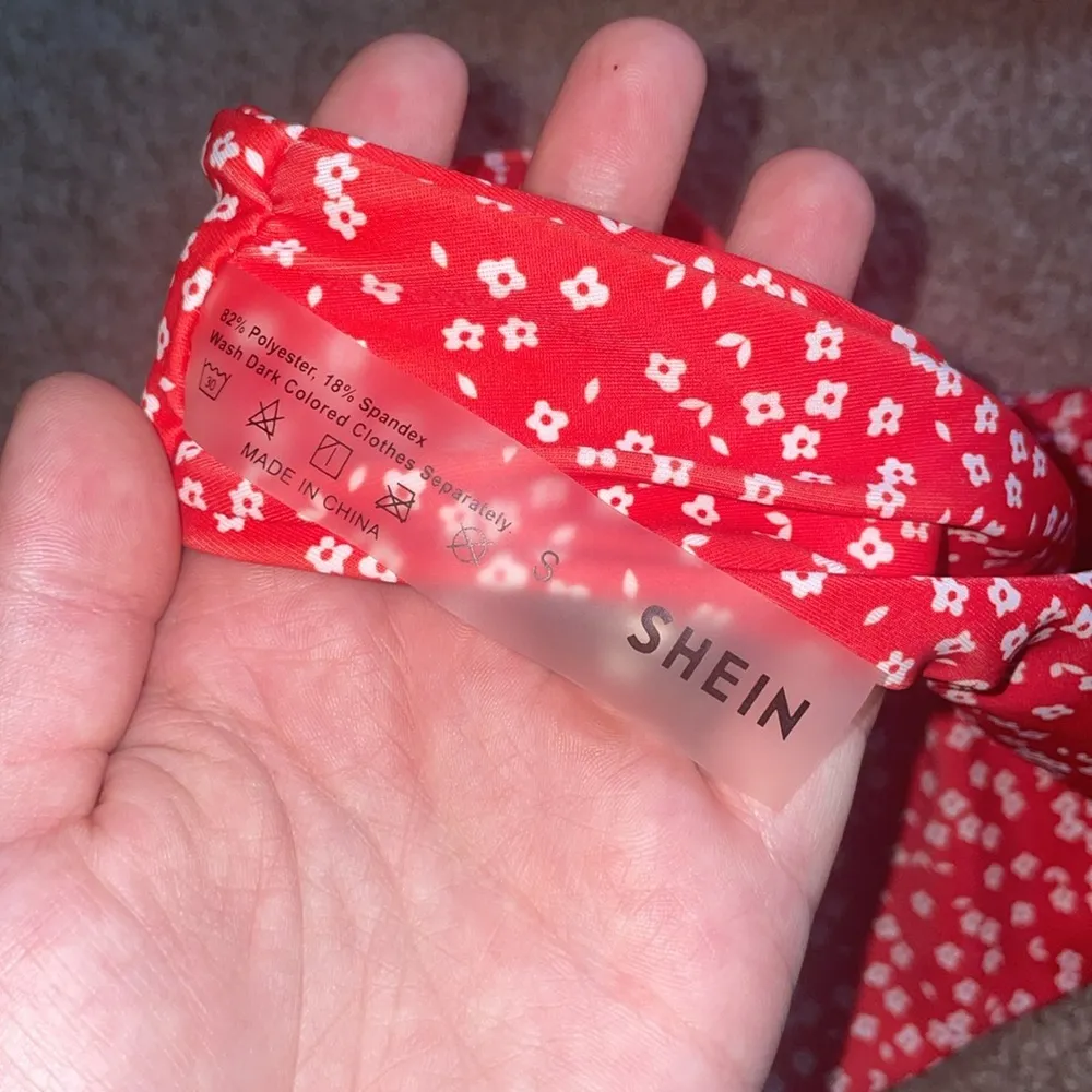 SHEIN Red and White Floral Bikini 2 piece bikini swim wear size small tie top - Image 5