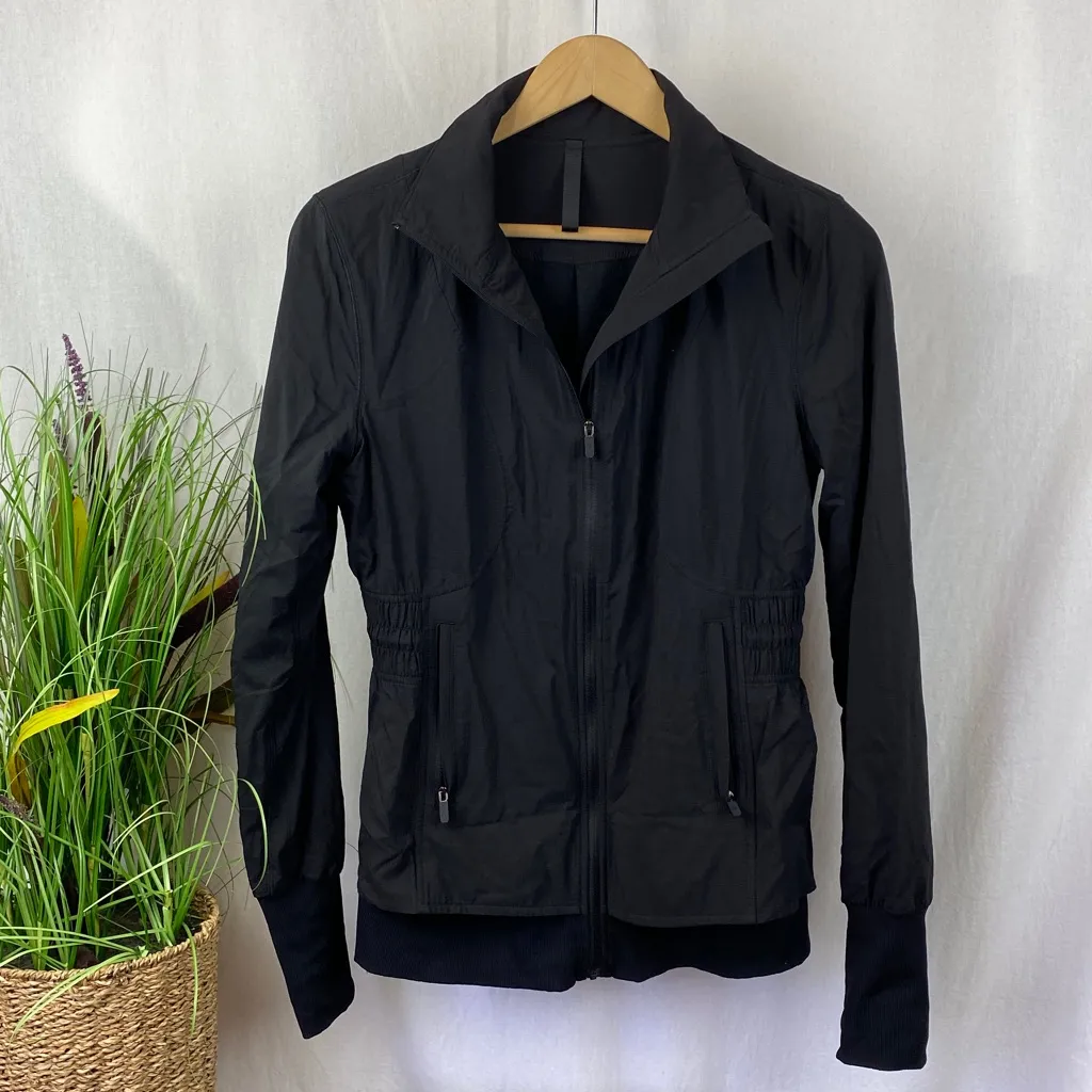 Lululemon Black Long Sleeve Zip Up Athletic Sport Jacket 8 - Image 2