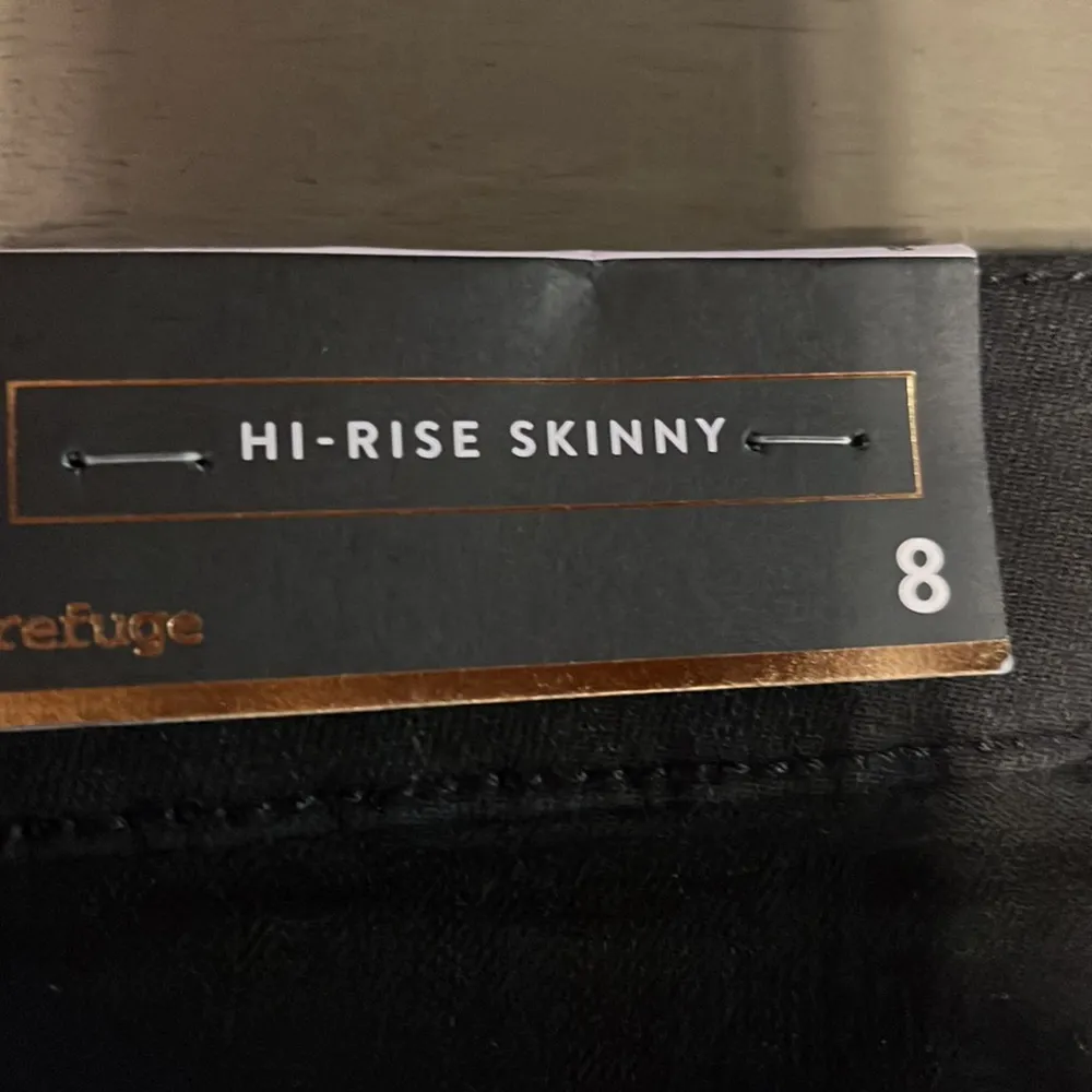 Refuge high rise skinny pants. Size 8. New. Black - Image 5