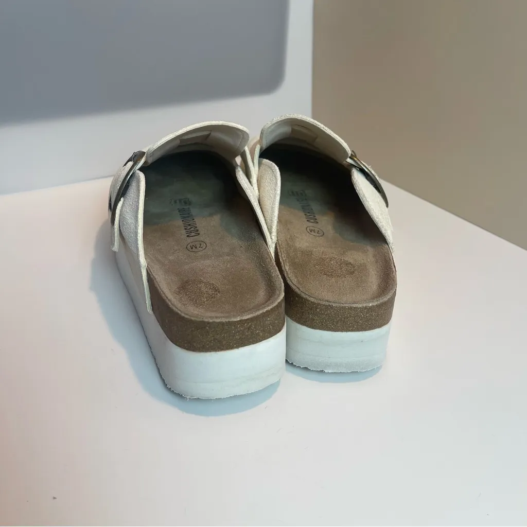 Cushionaire Granola Women’s Platform White Suede Clog Mule Size 7 - Image 8