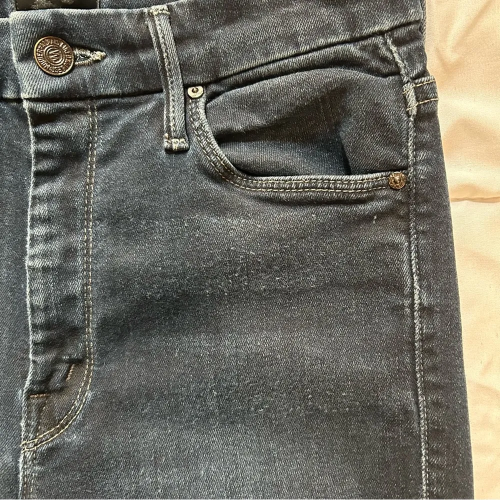 Mother High Waisted Looker Ankle Fray jeans in Last Call 27 Blue - Image 6