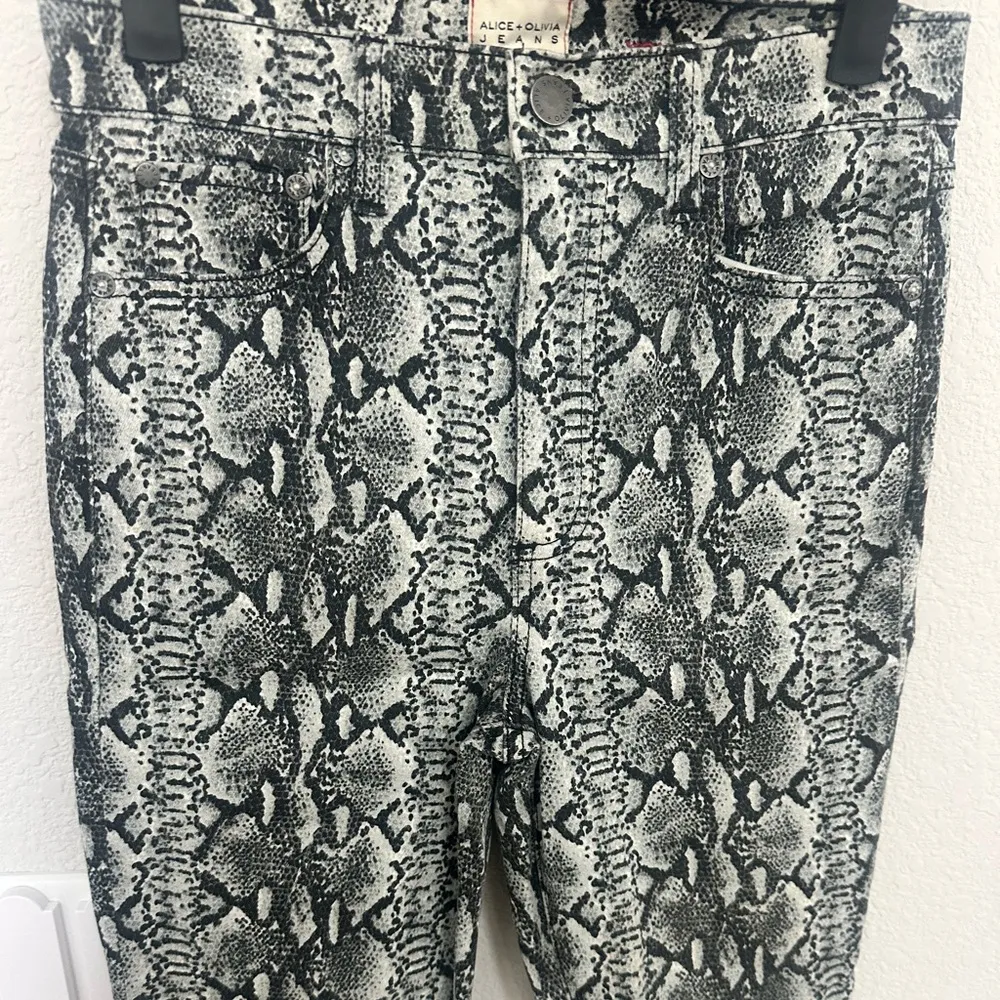 Alice + Olivia Jeans Good High Rise Skinny Jeans Snake Print Black White size 27 - Image 4
