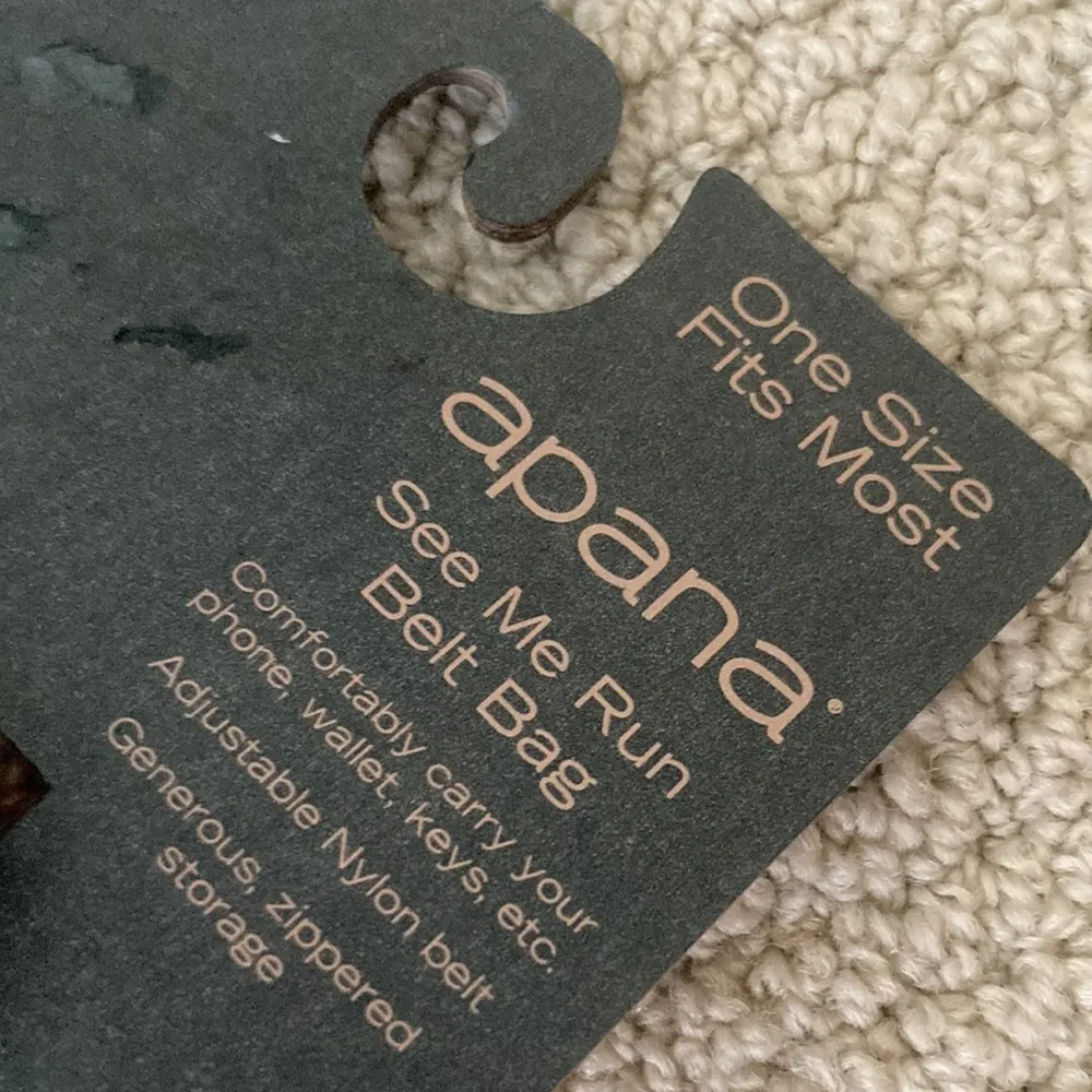 NEW Apana See Me Run Belt Bag Adjustable Zippered Hot Pink One Size O/S NWT - Image 6