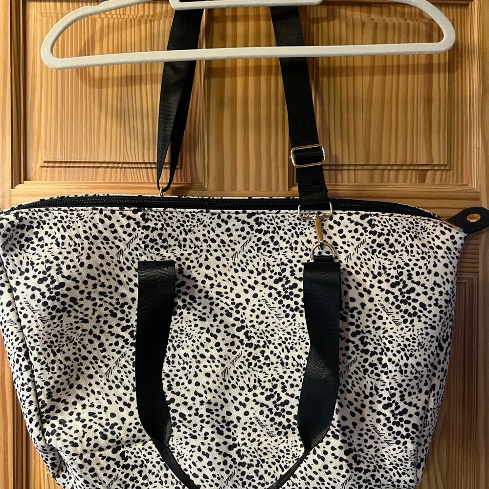 Mali & Lili Weekender Bag Animal Print Travel Bag Straps Black Cream - Image 6