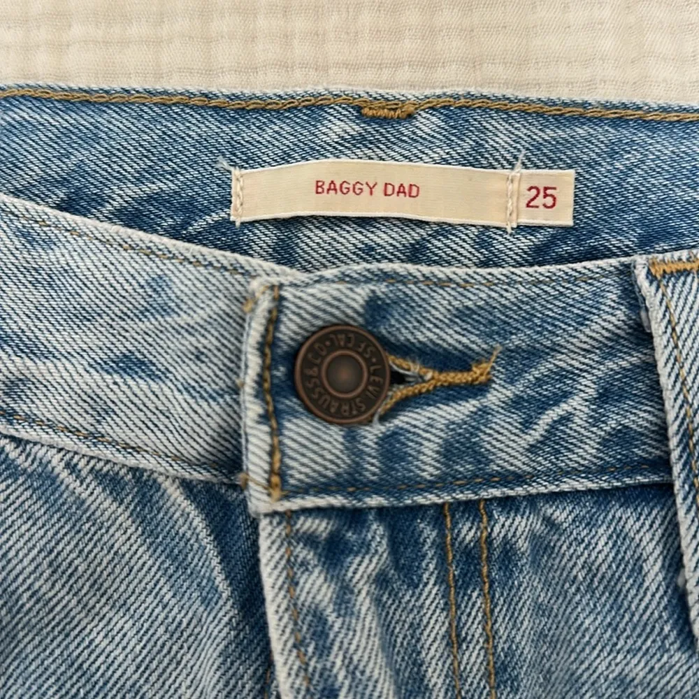 Levi’s Baggy Dad Jeans - Image 5