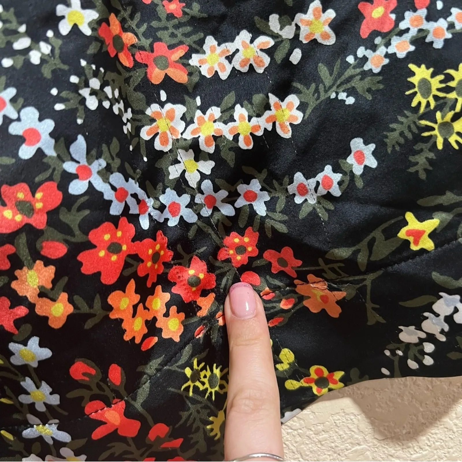 ATM Anthony Thomas Melillo luxe satin floral high rise shorts Black Size 4 - Image 9