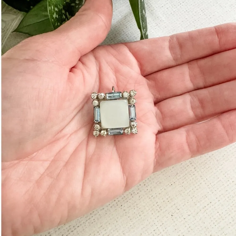 Vintage Coro rhinestone & thermoset plastic square clipback earrings blue white - Image 5