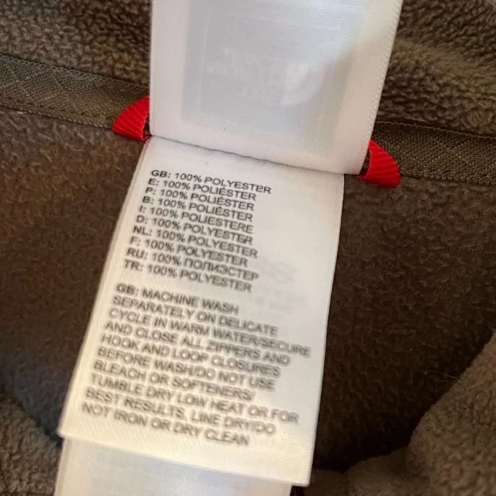 The North Face Women's TKA 100 Microvelour
Glacier 1/4 Zip Sweater Small Taupe - Image 8