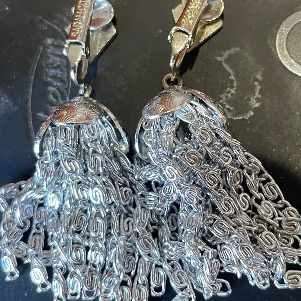 Vintage Sarah Coventry Silver Teardrop Clip ons Earrings with Tassel Design - Image 3